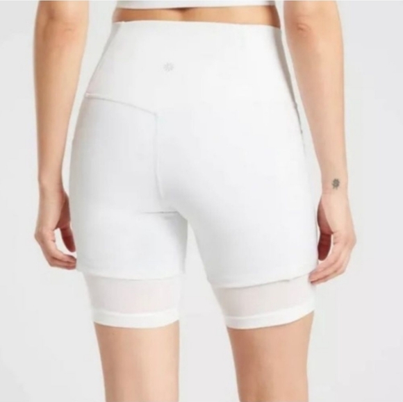 Athleta Mesh Me Up Stash Pocket 8'' Short in White Size Small - Picture 3 of 12